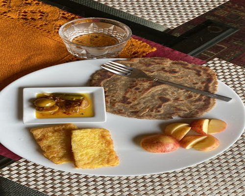 घर का बना संतुलित भोजन और आराम